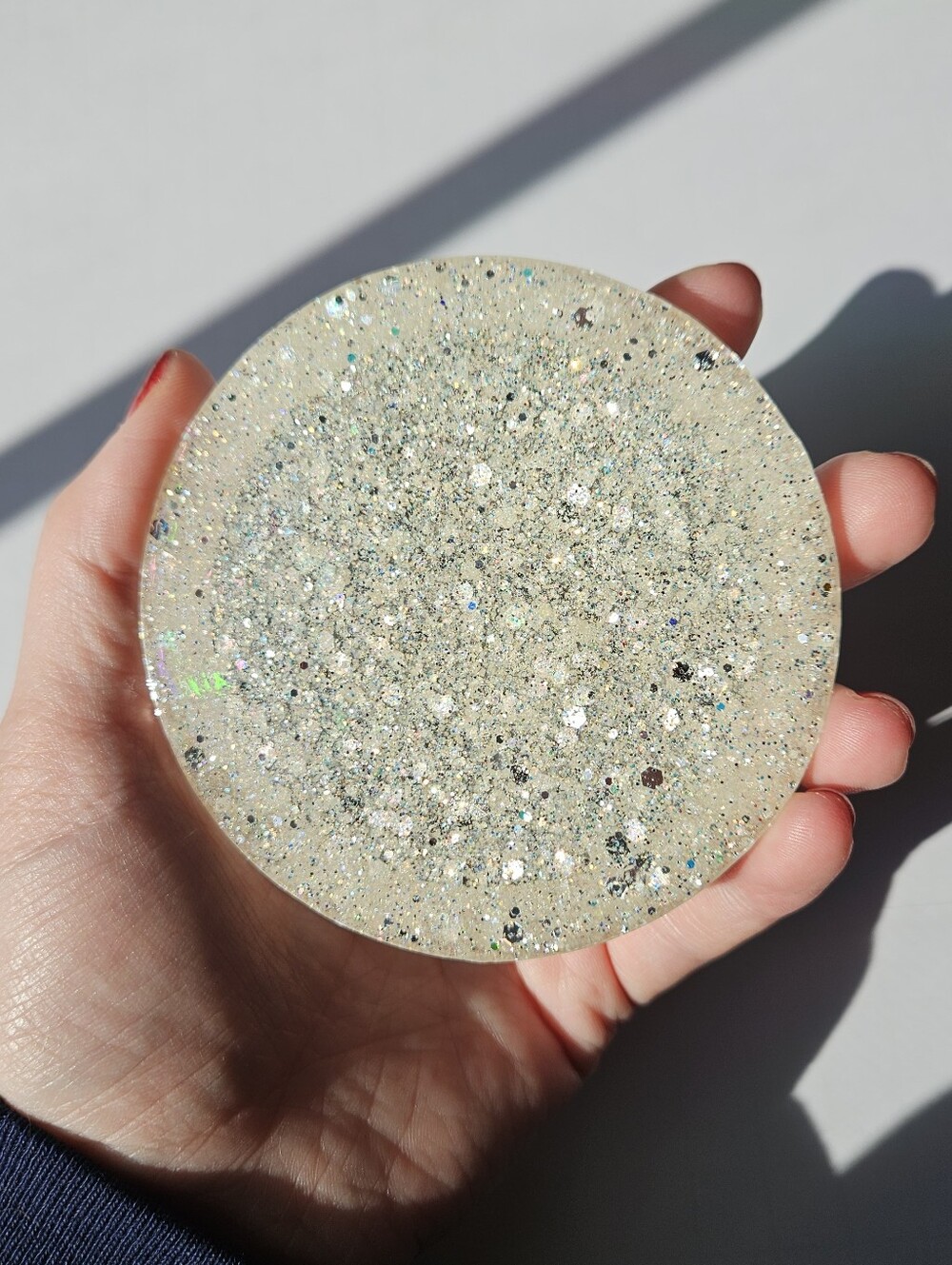 Handmade Round Pocket Resin Mirror with White and Silver Glitter - Picture 4 of 4